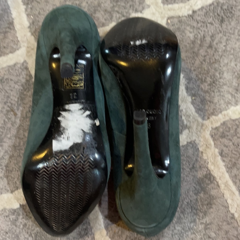 Shoes - Picture 5 of 10